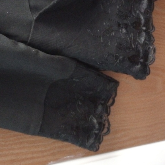 Vintage Elegant Embroidered Women's Black Jacket Size L - Picture 4 of 6